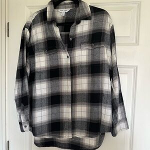 Old Navy Men's Monochrome Plaid Button Down Shirt